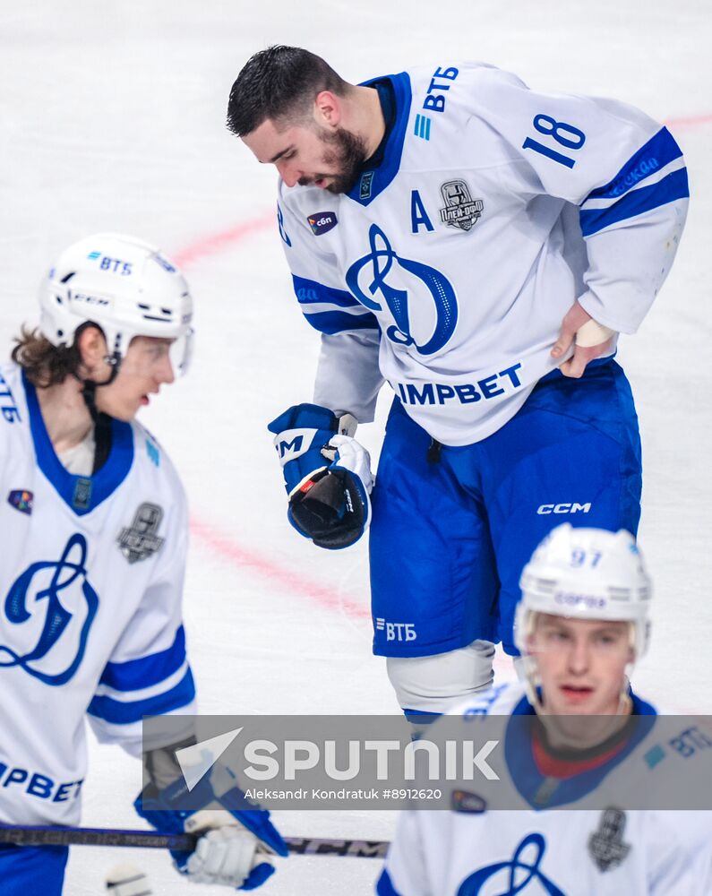 Russia Ice Hockey Kontinental League Traktor - Dynamo