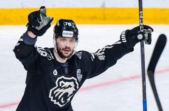 Russia Ice Hockey Kontinental League Traktor - Dynamo