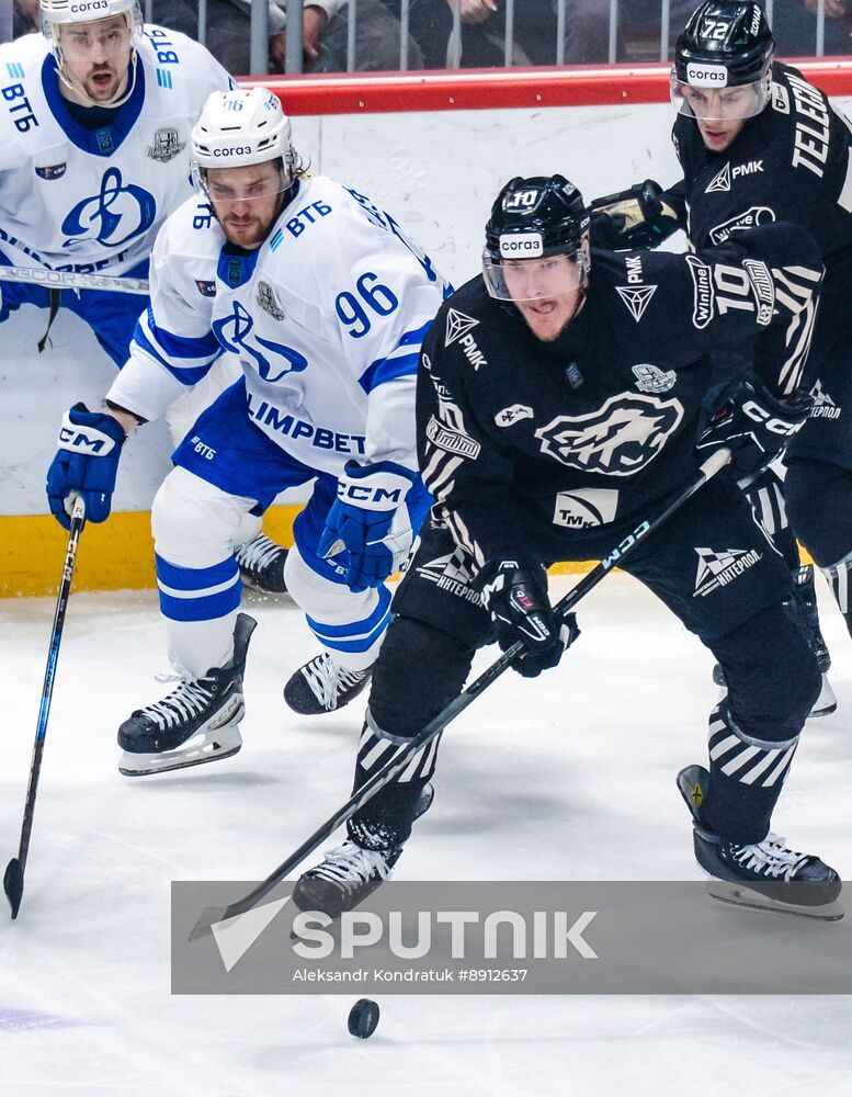 Russia Ice Hockey Kontinental League Traktor - Dynamo