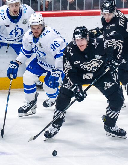 Russia Ice Hockey Kontinental League Traktor - Dynamo
