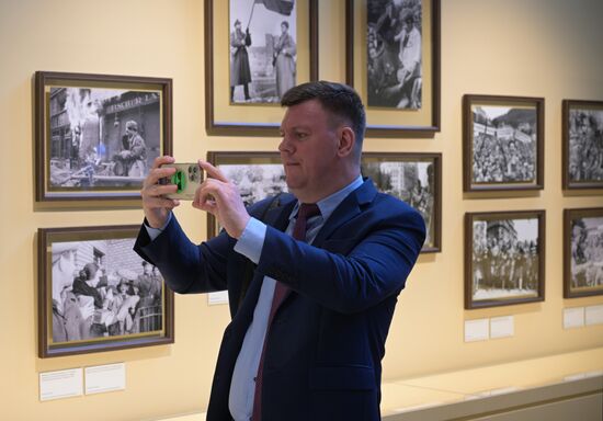 Ceremony to open exhibition, Never Forgotten: Celebrating 80th Anniversary of Great Victory