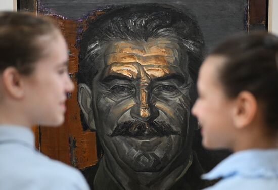 Russia Regions WWII Victory Anniversary Exhibition