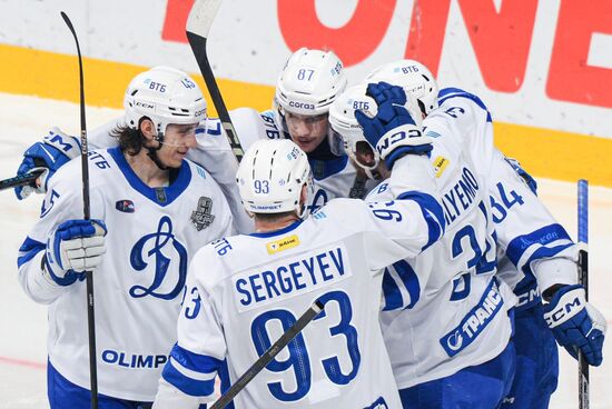 Russia Ice Hockey Kontinental League Traktor - Dynamo
