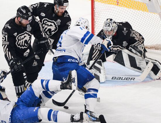 Russia Ice Hockey Kontinental League Traktor - Dynamo