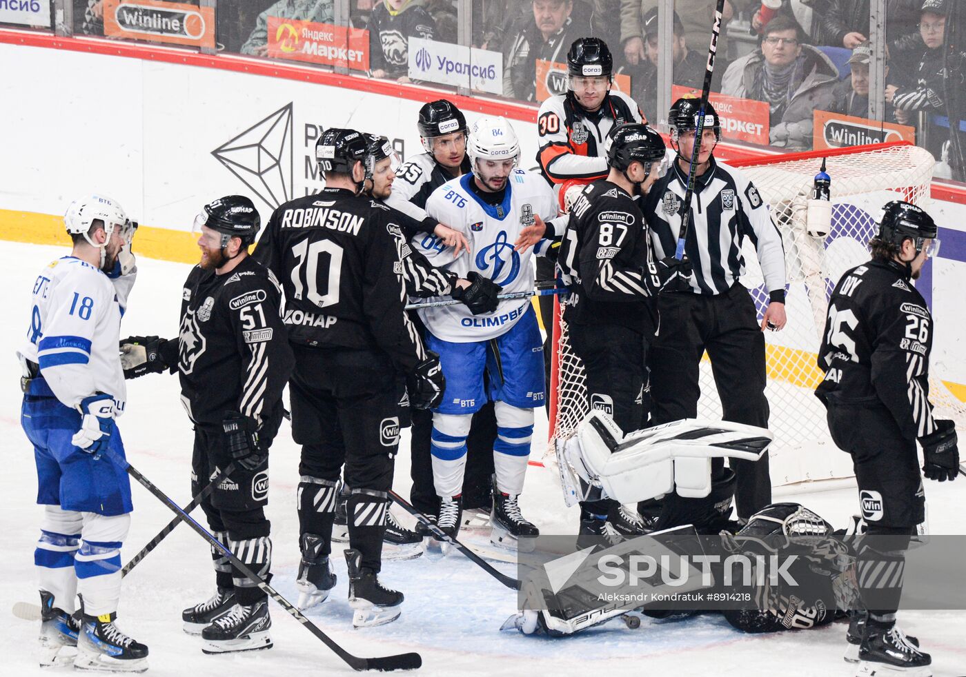 Russia Ice Hockey Kontinental League Traktor - Dynamo