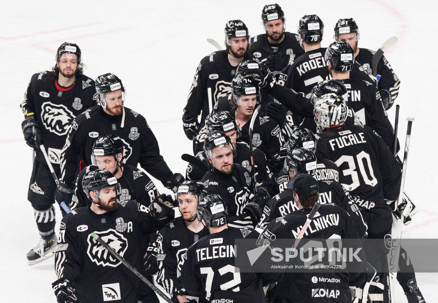 Russia Ice Hockey Kontinental League Traktor - Dynamo