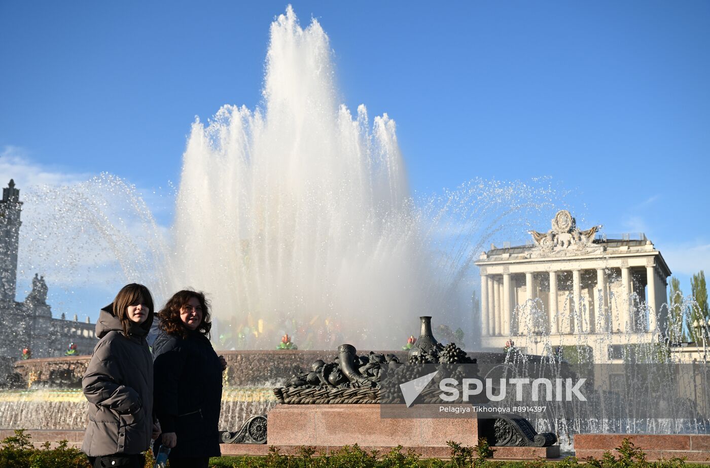 Russia Fountain Season