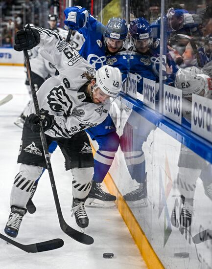 Russia Ice Hockey Kontinental League Dynamo - Traktor