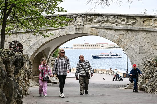 The Lovers' Bridge (Dragon Bridge) in Sevastopol. Location: Russia, Sevastopol. Author: Konstantin Mihalchevskiy/Sputnik. Hero City Sevastopol