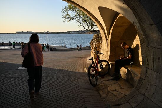 The Lovers Bridge (Dragon Bridge) in Sevastopol. Location: Russia, Sevastopol. Author: Konstantin Mihalchevskiy/Sputnik. Hero City Sevastopol