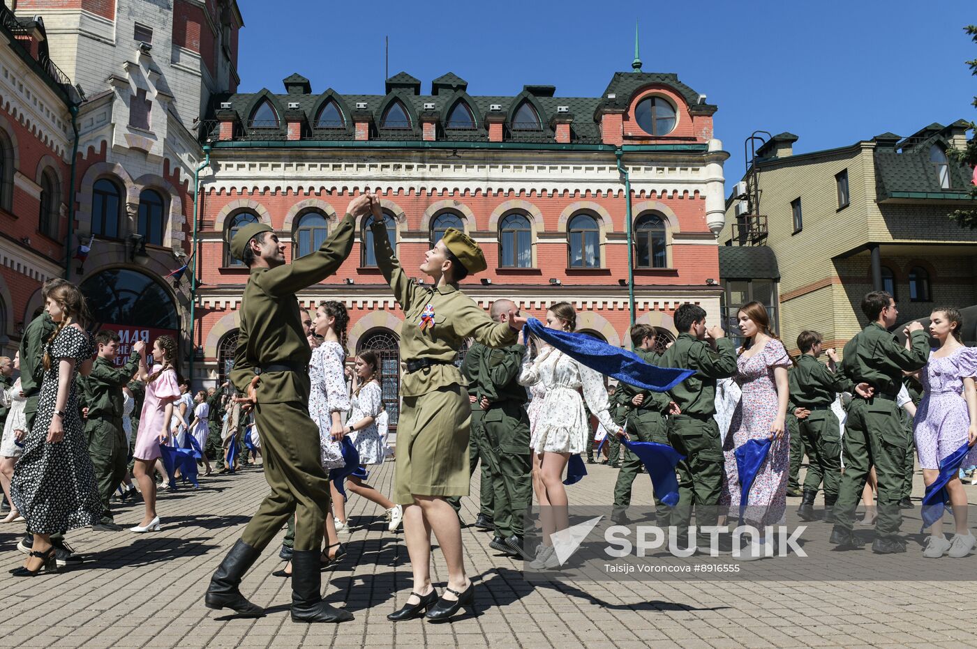 Russia Victory Waltz Dance Flash Mob