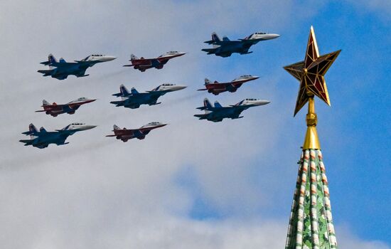 Russia WWII Victory Parade Aerial Rehearsal