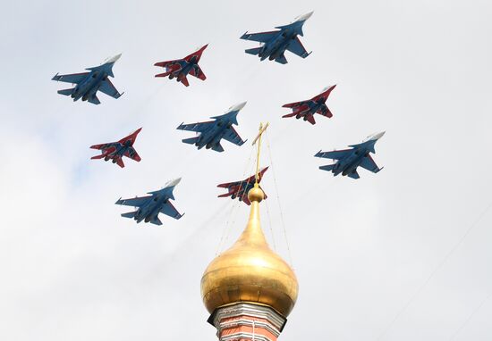 Russia WWII Victory Parade Aerial Rehearsal
