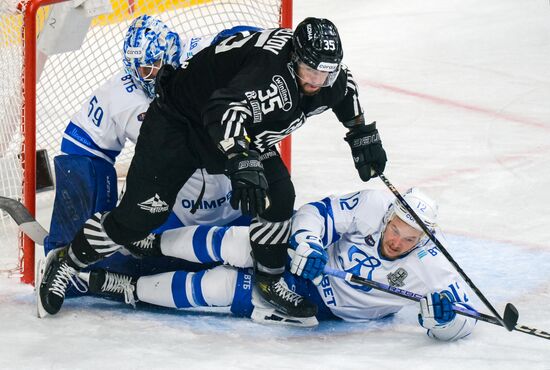 Russia Ice Hockey Kontinental League Traktor - Dynamo