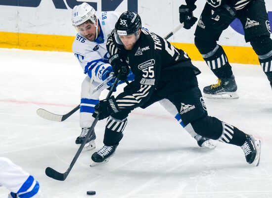 Russia Ice Hockey Kontinental League Traktor - Dynamo