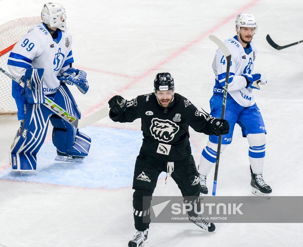 Russia Ice Hockey Kontinental League Traktor - Dynamo