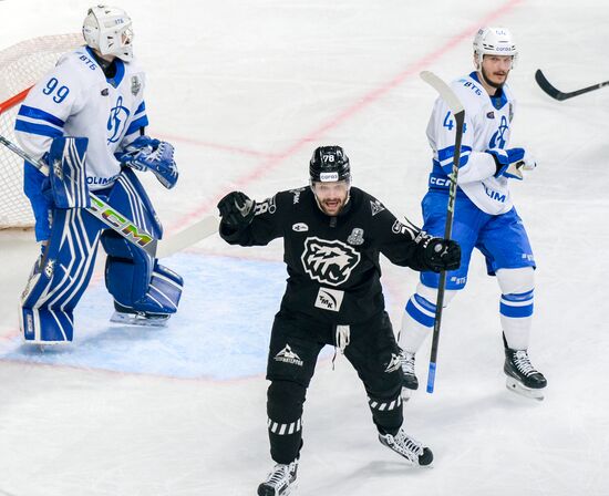 Russia Ice Hockey Kontinental League Traktor - Dynamo