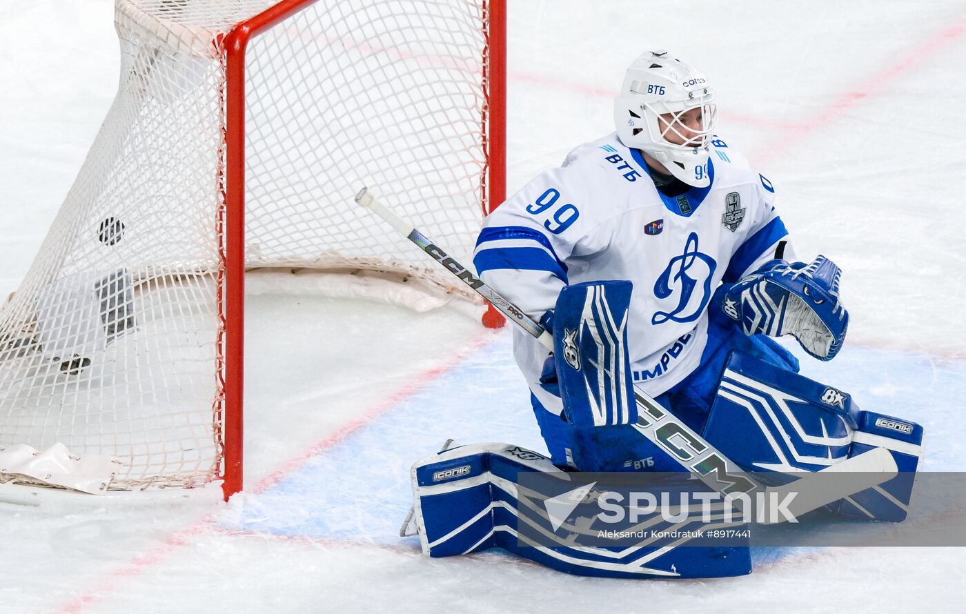 Russia Ice Hockey Kontinental League Traktor - Dynamo