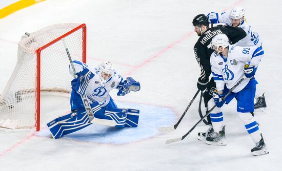 Russia Ice Hockey Kontinental League Traktor - Dynamo