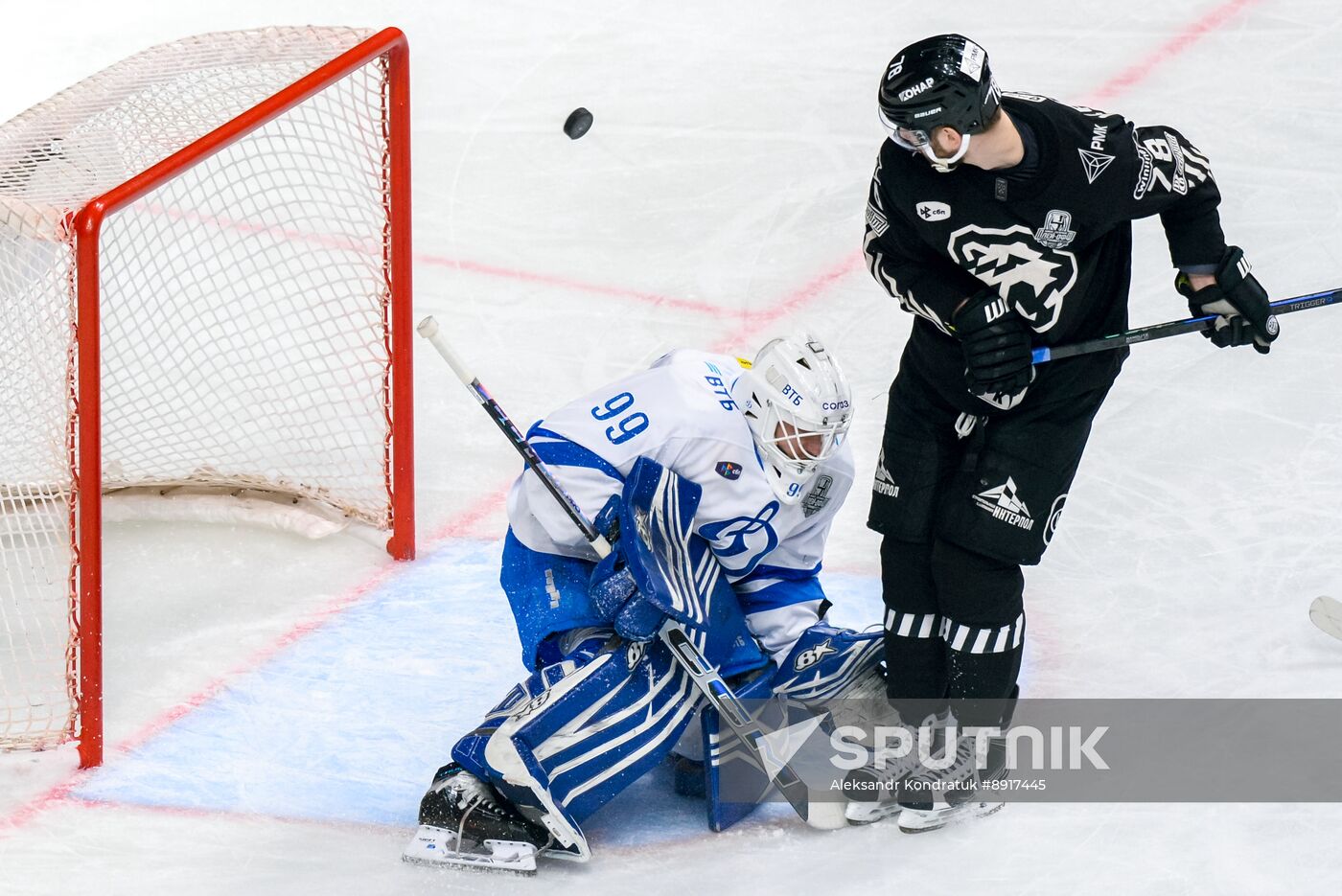 Russia Ice Hockey Kontinental League Traktor - Dynamo