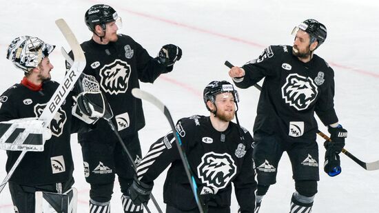 Russia Ice Hockey Kontinental League Traktor - Dynamo