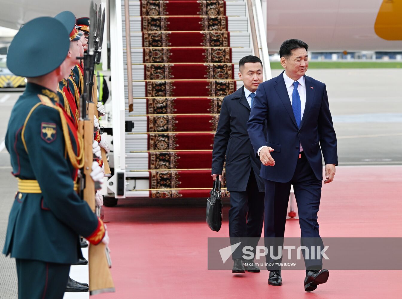 Arrival of President of Mongolia Ukhnaagiin Khurelsukh in Moscow to attend 80th anniversary of Victory