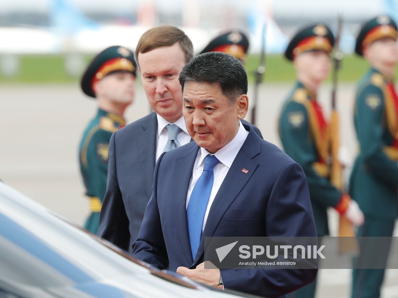 Arrival of President of Mongolia Ukhnaagiin Khurelsukh in Moscow to attend 80th anniversary of Victory