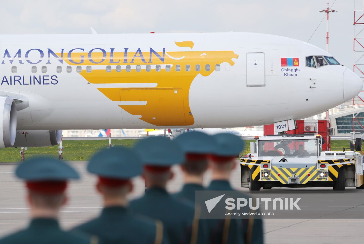 Arrival of President of Mongolia Ukhnaagiin Khurelsukh in Moscow to attend 80th anniversary of Victory