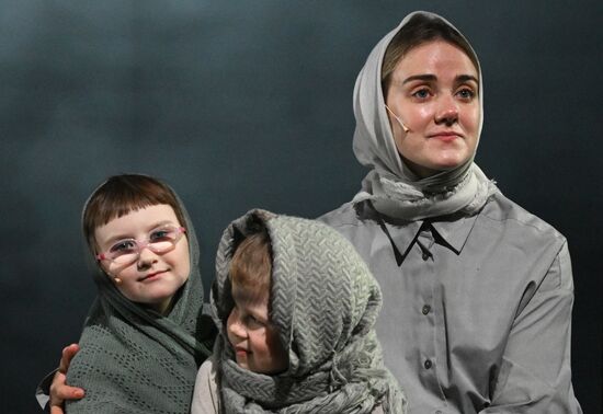 Russia Theatre Twenty Days Without War