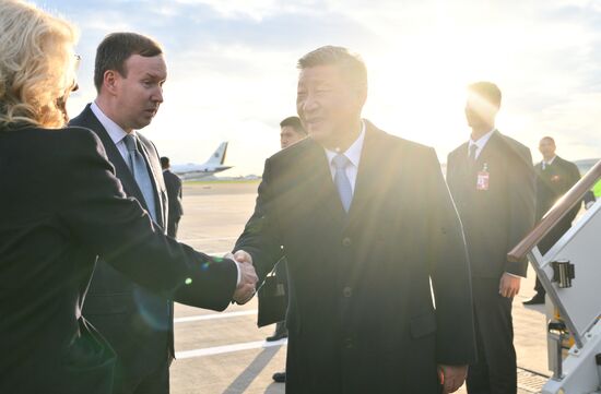 President of the People's Republic of China Xi Jinping arrives in Moscow for an official visit to attend the celebrations to mark the 80th anniversary of Russia's Victory in the Great Patriotic War of 1941-1945. Left: Russian Deputy Prime Minister Tatyana Golikova. Location: Russia, Moscow. Author: Grigory Sysoev/Sputnik. President of China Xi Jinping arrives in Moscow to attend celebrations to mark 80th anniversary of Victory