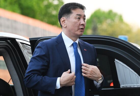 May 7, 2025. President of Mongolia Ukhnaagiin Khurelsukh arrives at the Kremlin for his meeting with President of Russia Vladimir Putin. Location: Russia, Moscow. Author: Alexandr Kryazhev/Sputnik. President of Russia Vladimir Putin meets with President of Mongolia Ukhnaagiin Khurelsukh