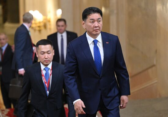 President of Russia Vladimir Putin meets with President of Mongolia Ukhnaagiin Khurelsukh