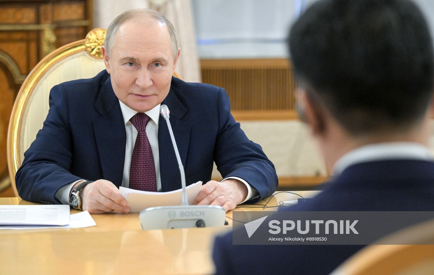 President of Russia Vladimir Putin meets with President of Mongolia Ukhnaagiin Khurelsukh