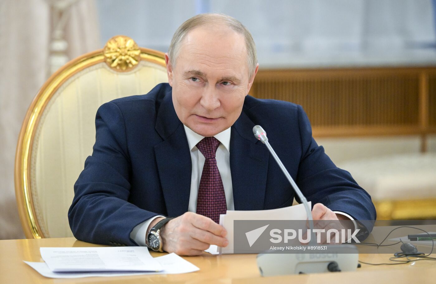 President of Russia Vladimir Putin meets with President of Mongolia Ukhnaagiin Khurelsukh