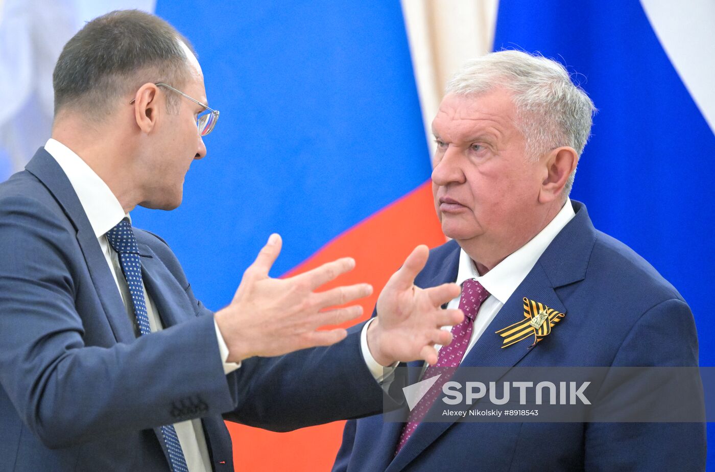 President of Russia Vladimir Putin meets with President of Mongolia Ukhnaagiin Khurelsukh