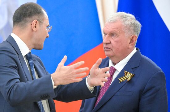 President of Russia Vladimir Putin meets with President of Mongolia Ukhnaagiin Khurelsukh