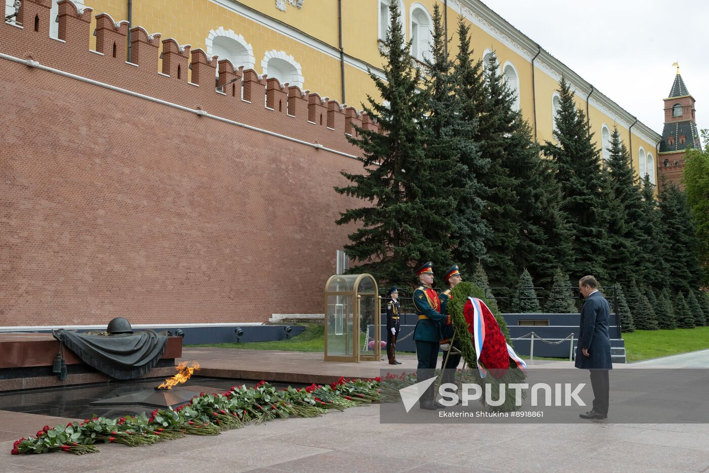 Russia Medvedev WWII Anniversary Wreath Laying