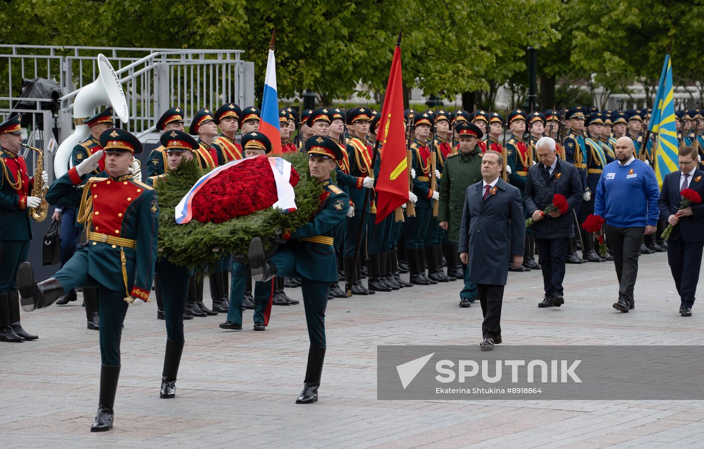 Russia Medvedev WWII Anniversary Wreath Laying