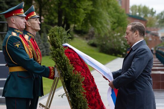 Russia Medvedev WWII Anniversary Wreath Laying