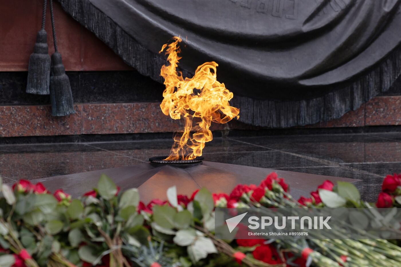 Russia Medvedev WWII Anniversary Wreath Laying