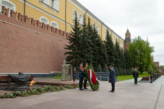 Russia Medvedev WWII Anniversary Wreath Laying