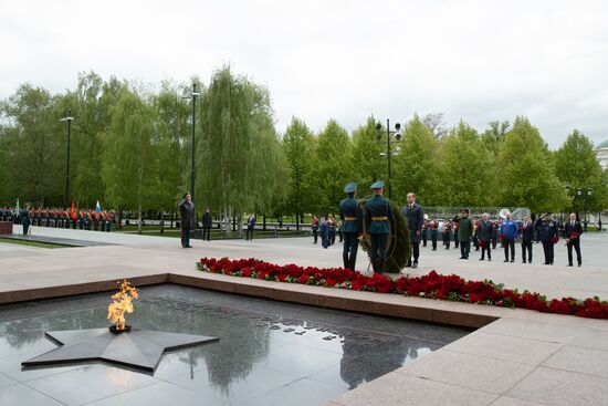 Russia Medvedev WWII Anniversary Wreath Laying