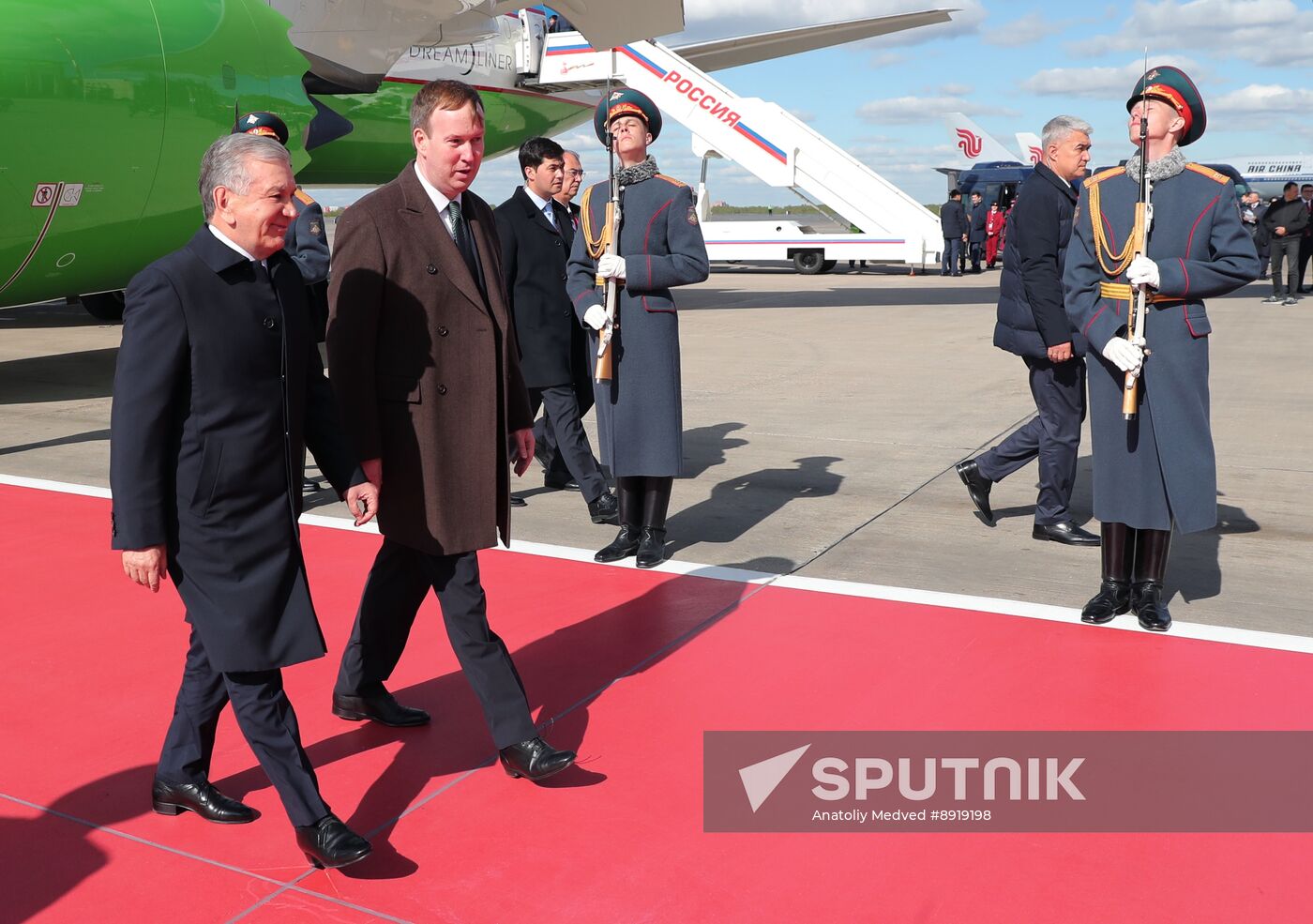 Arrival of President of Uzbekistan Shavkat Mirziyoyev in Moscow for 80th anniversary of Victory