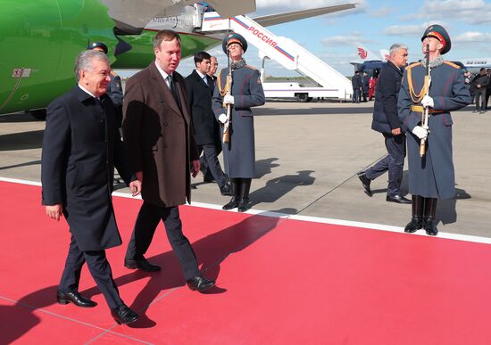 Arrival of President of Uzbekistan Shavkat Mirziyoyev in Moscow for 80th anniversary of Victory