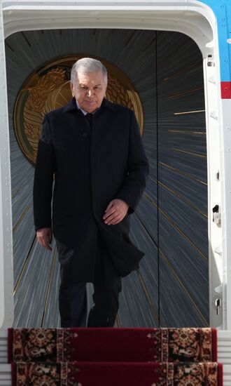 Arrival of President of Uzbekistan Shavkat Mirziyoyev in Moscow for 80th anniversary of Victory