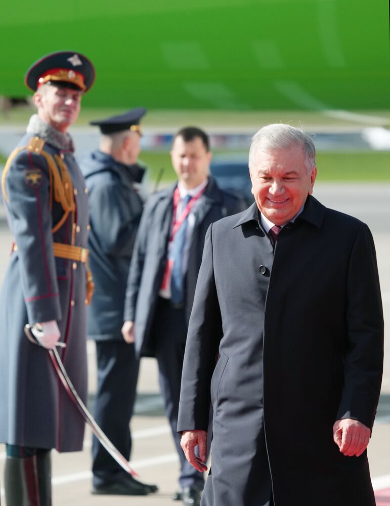 Arrival of President of Uzbekistan Shavkat Mirziyoyev in Moscow for 80th anniversary of Victory