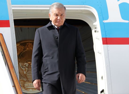 Arrival of President of Uzbekistan Shavkat Mirziyoyev in Moscow for 80th anniversary of Victory