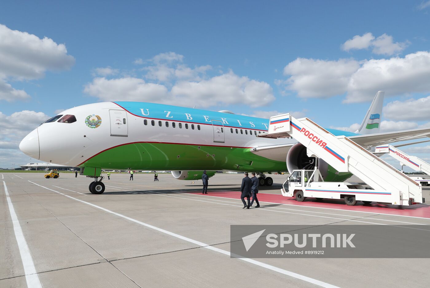 Arrival of President of Uzbekistan Shavkat Mirziyoyev in Moscow for 80th anniversary of Victory