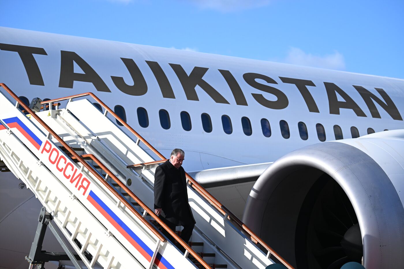 Arrival of President of Tajikistan Emomali Rahmon in Moscow to attend celebrations of 80th anniversary of Victory