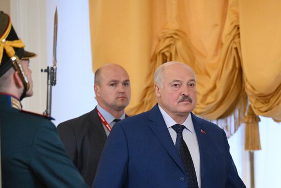 President of Belarus Alexander Lukashenko arrives in the Kremlin for a gala concert held for heads of foreign delegations invited to the celebrations of the 80th anniversary of Victory in the Great Patriotic War. Location: Russia, Moscow. Author: Alexandr Kryazhev/Sputnik. Heads of foreign delegations arrive in Kremlin for gala concert